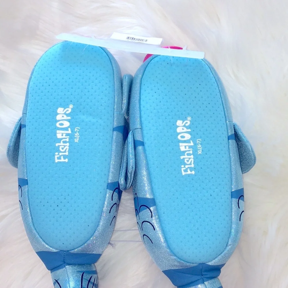 NWT Girl’s Blue Fish Flops Slippers